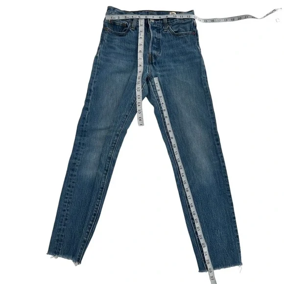 Levi’s Women’s White Oak Stone Denim Button Fly Jeans Size 26
